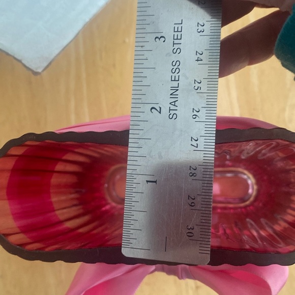 Oval shaped pink glass vase about 6.5 x 5 x 1.5 in. Use alone or for flowers. - Picture 7 of 7